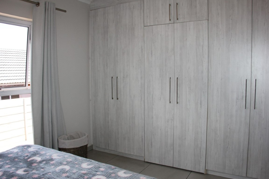 To Let 3 Bedroom Property for Rent in Heldervue Western Cape